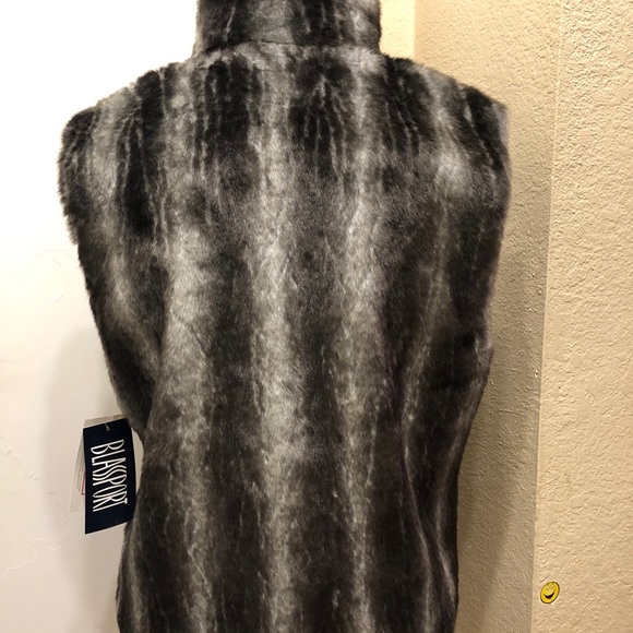 NWTAG..Faux Fur Reversible Winter Vest!!!! - Picture 4 of 7